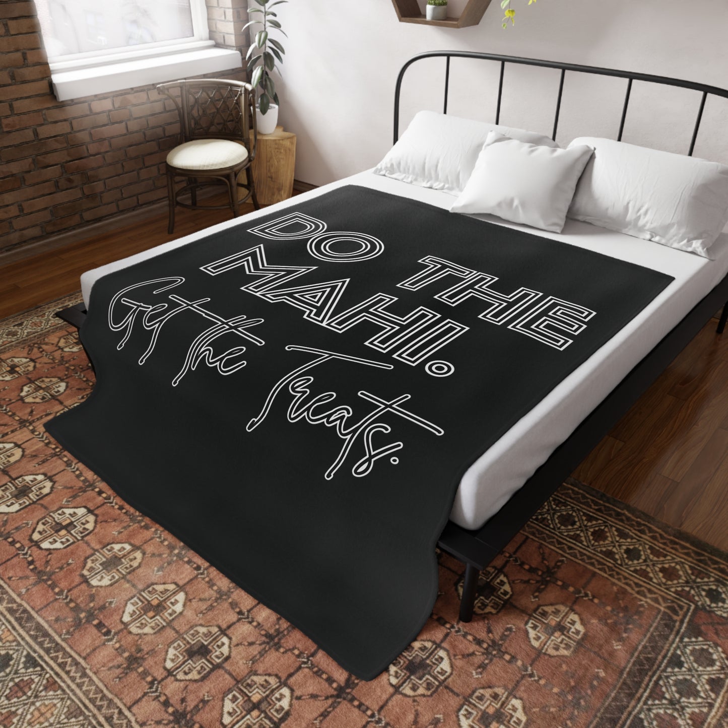 Do The Mahi. Get The Treats. - Black Plush Fleece Blanket