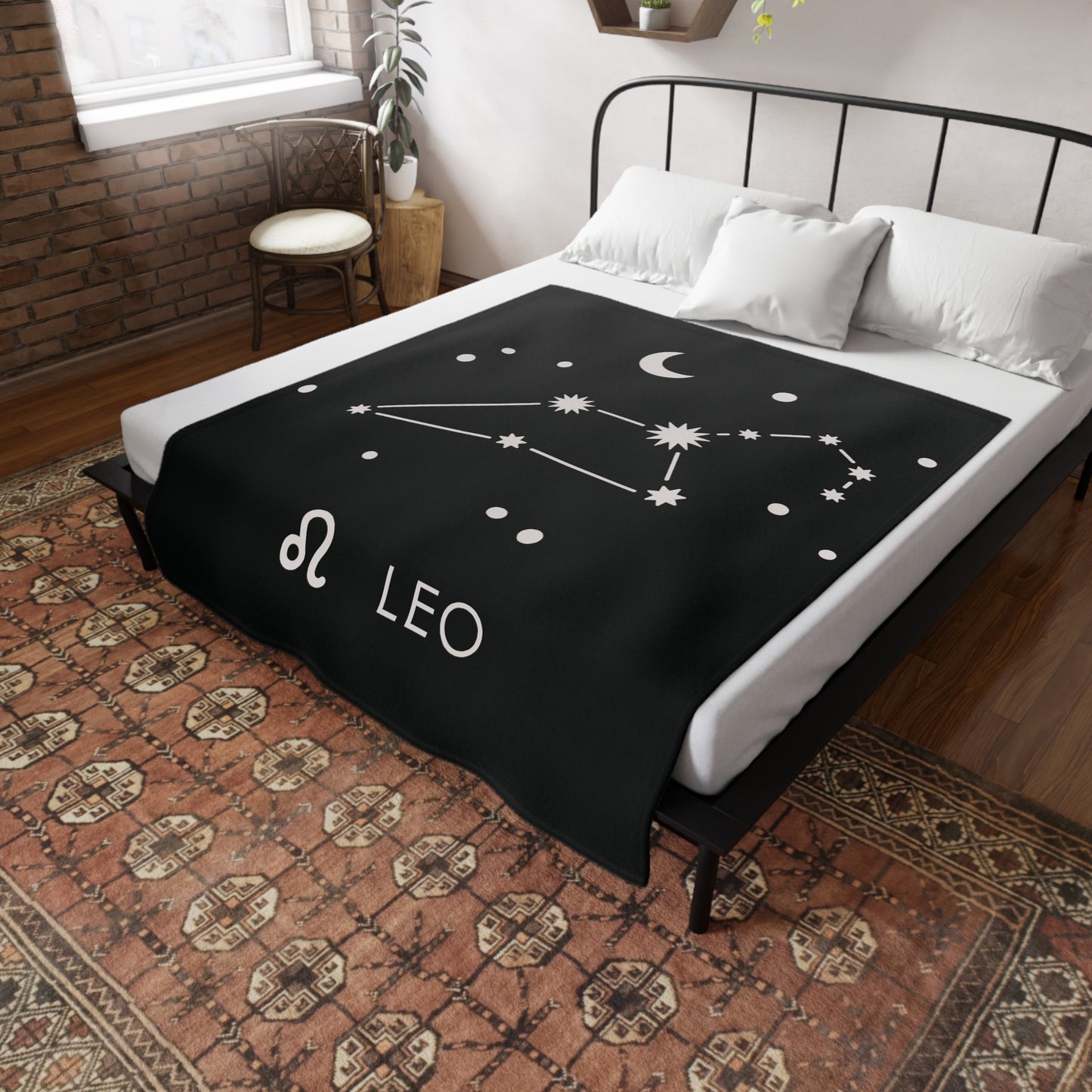 Leo Star Map Plush Fleece Blanket - black